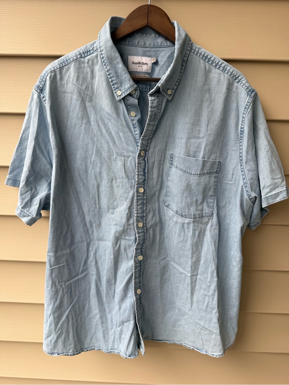 Goodfellow & Co Men’s XXL Light Blue Chambray Short Sleeve Button Down